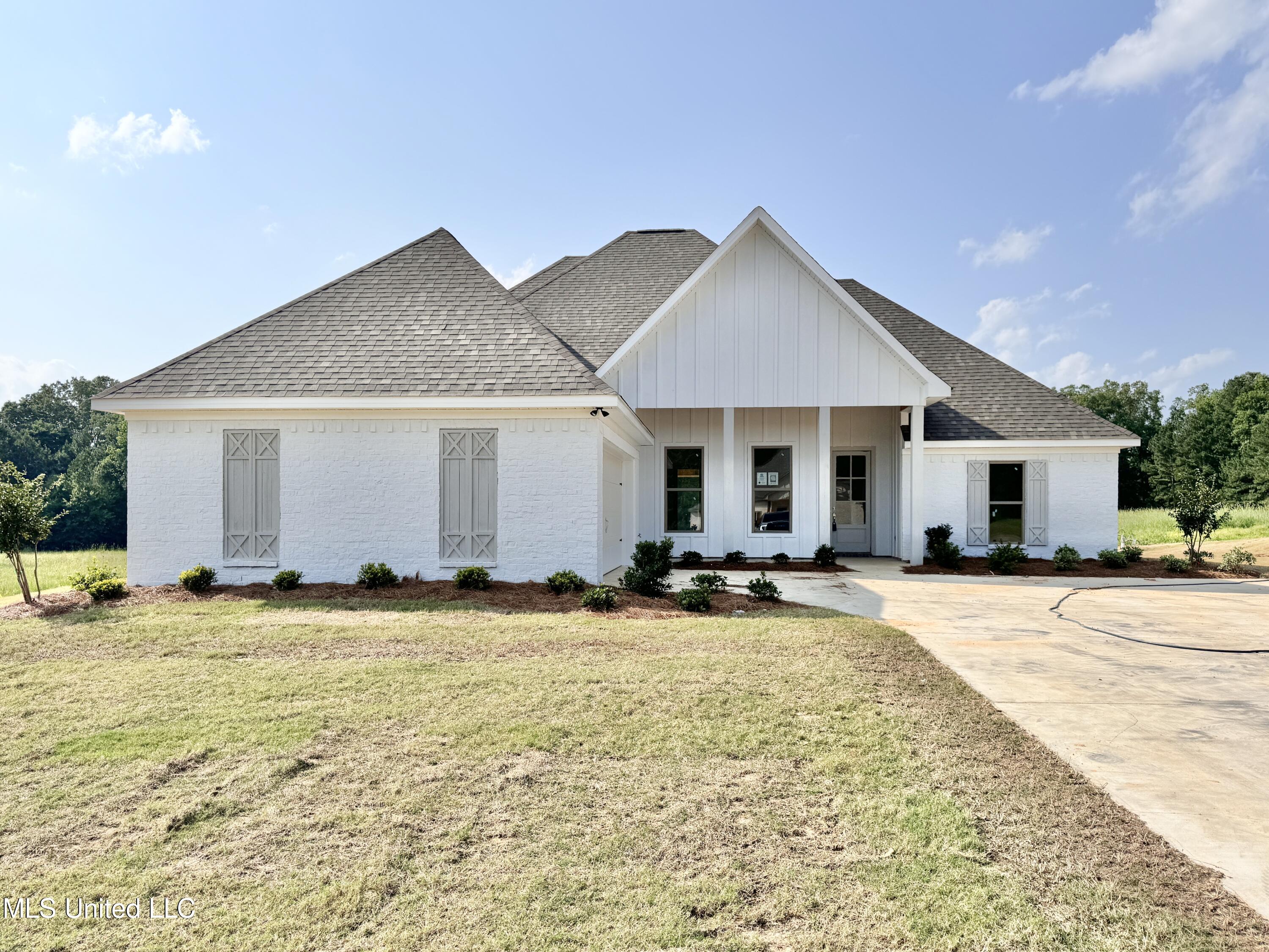 984 Mullican Road Florence, MS 39073 - Photo 1 of 26 IMG_0376