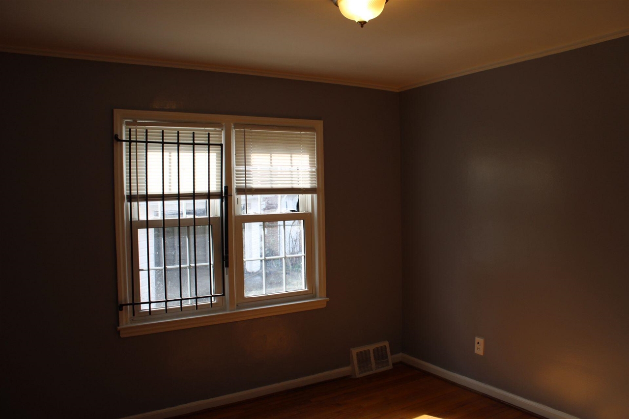 8045 Appoline Street Detroit, MI 48228 - Photo 14 of 39