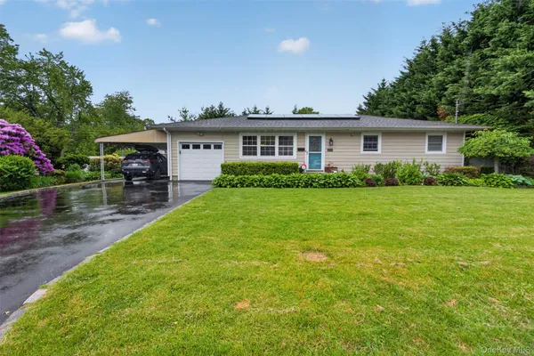 $750,000 | 220 Grant Avenue, St. James, NY 11780