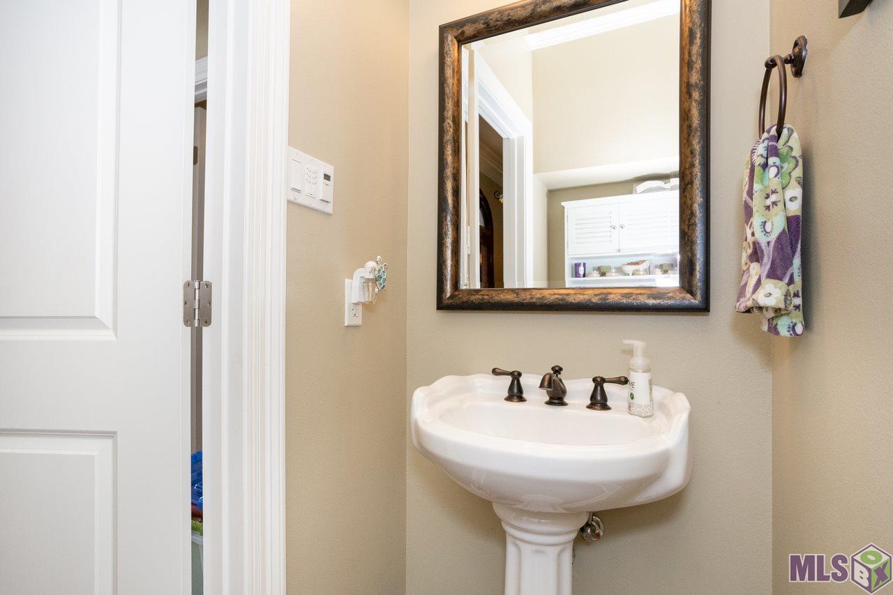 17023 West Swamp Road Prairieville, LA 70769 - Photo 13 of 37 Gallery Image 13