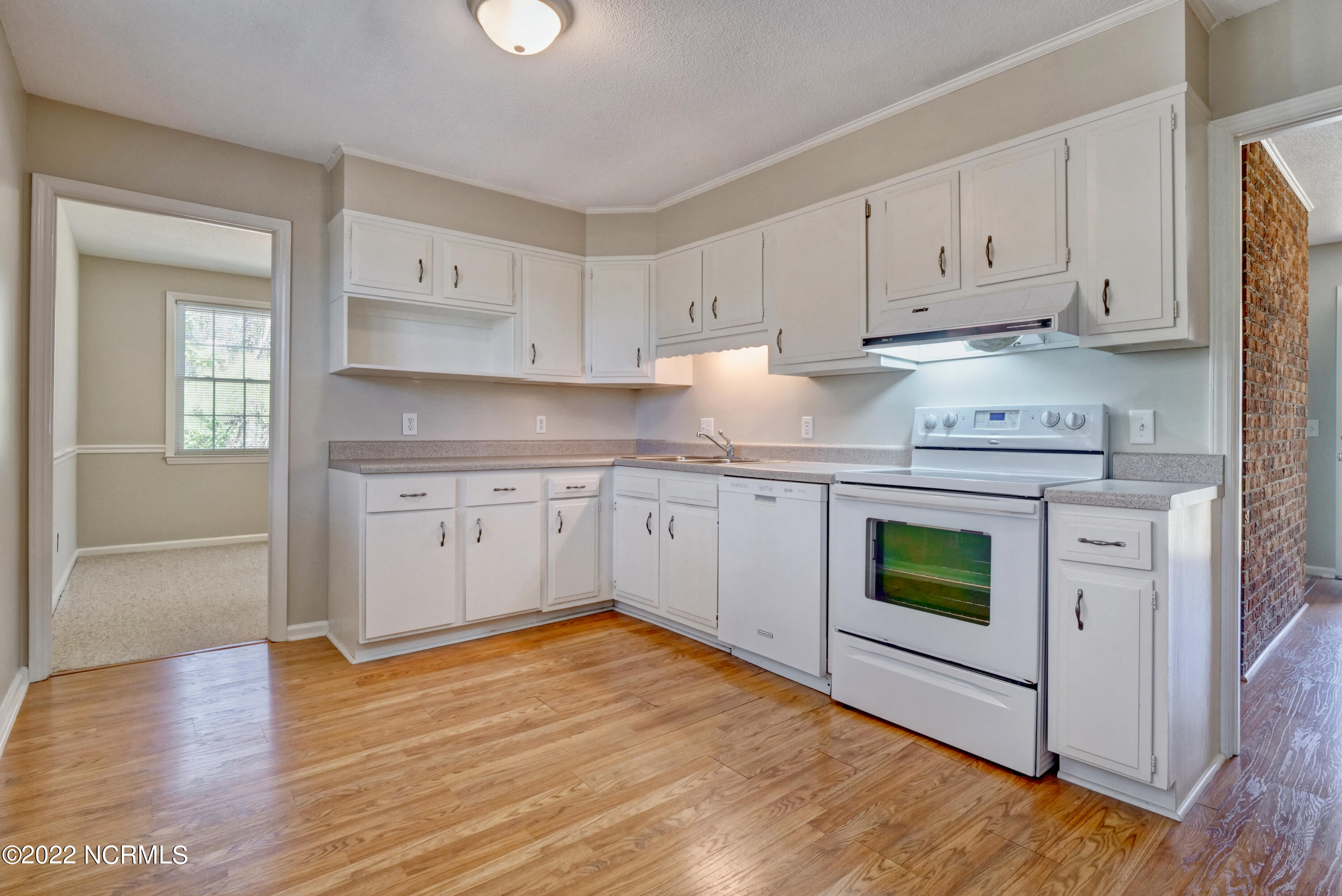 409 Rolling Road Wilmington, NC 28405 - Photo 11 of 34 P7011354_55_56_57_58_59_60