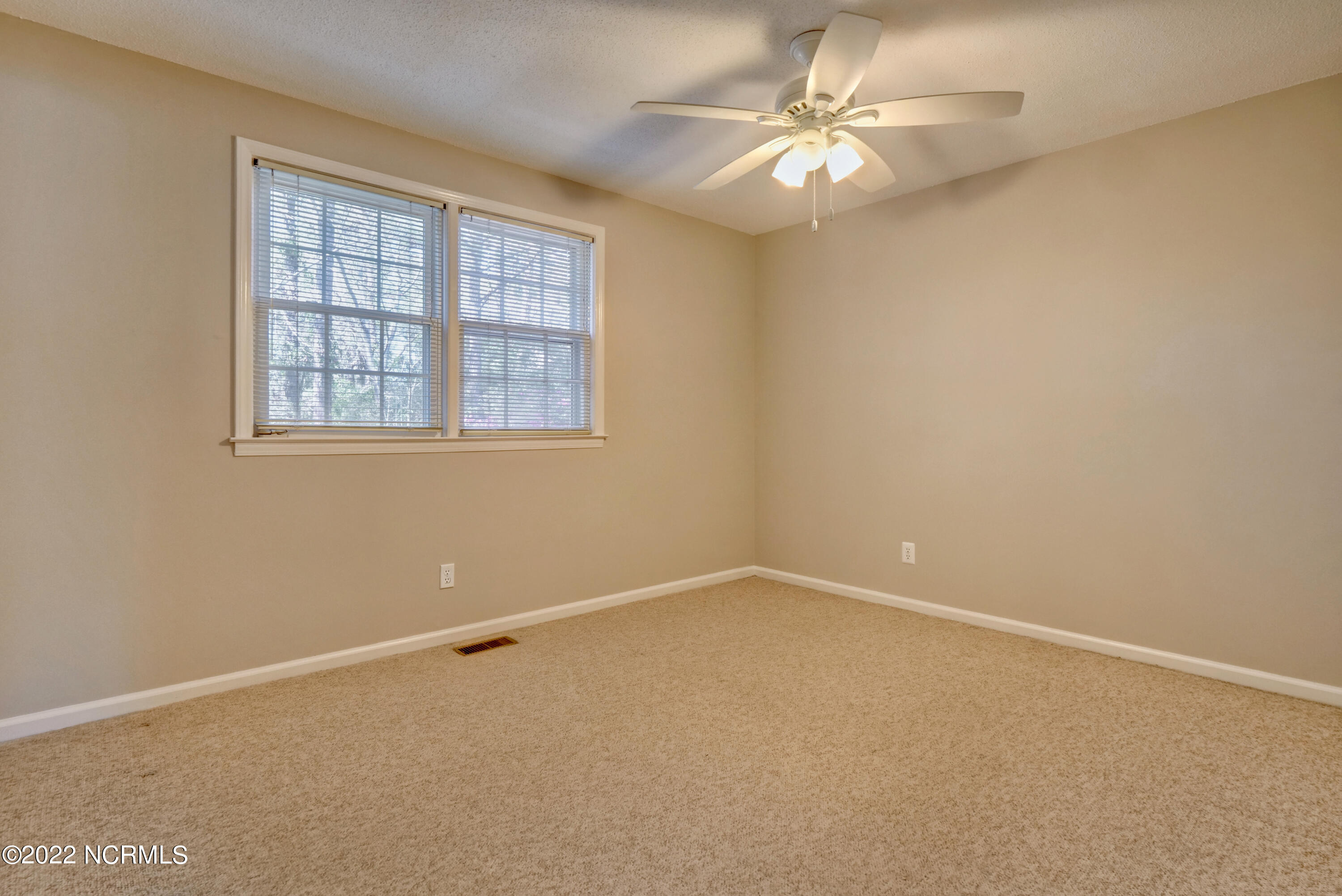 409 Rolling Road Wilmington, NC 28405 - Photo 14 of 34 P7011368_69_70_71_72_73_74