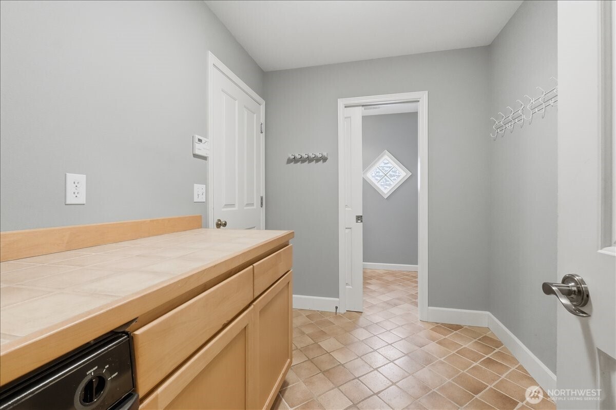 23107 96th Place South Kent, WA 98031 - Photo 17 of 40