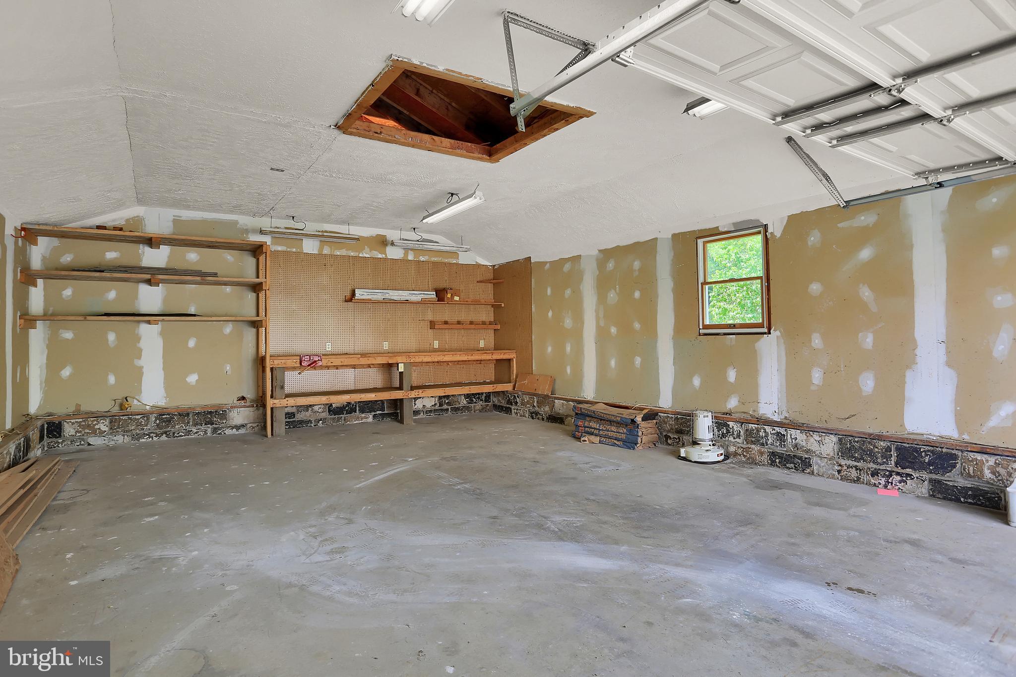 2884 Plank Road Stewartstown, PA 17363 - Photo 40 of 45 2nd garage