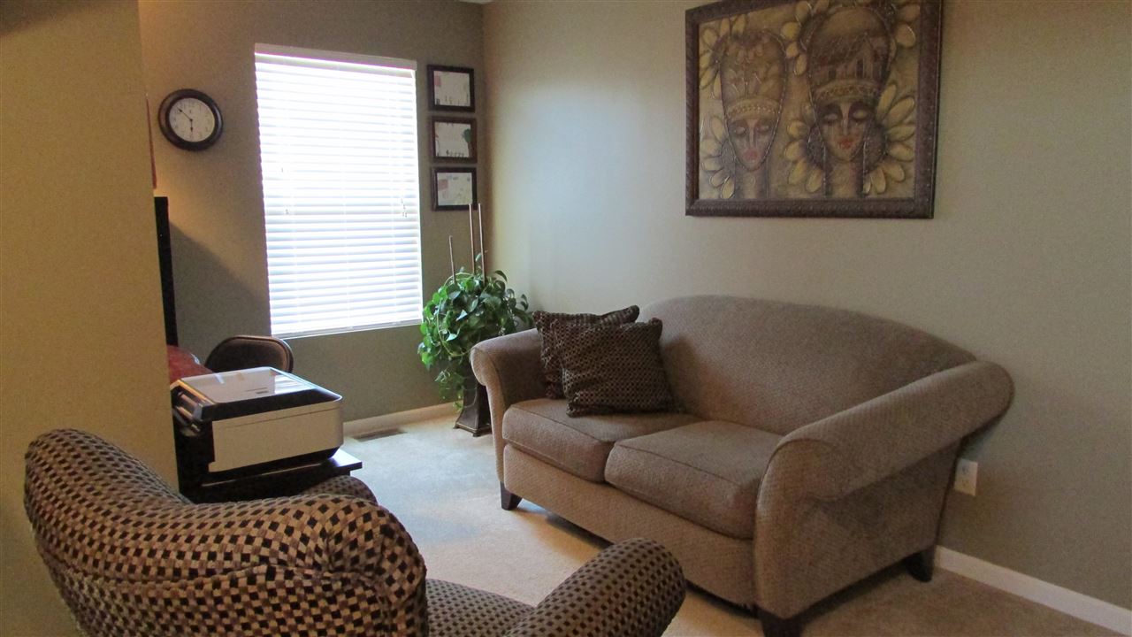 9921 Oak Trail Road Fort Wayne, IN 46825 - Photo 6 of 10 Gallery Image 6
