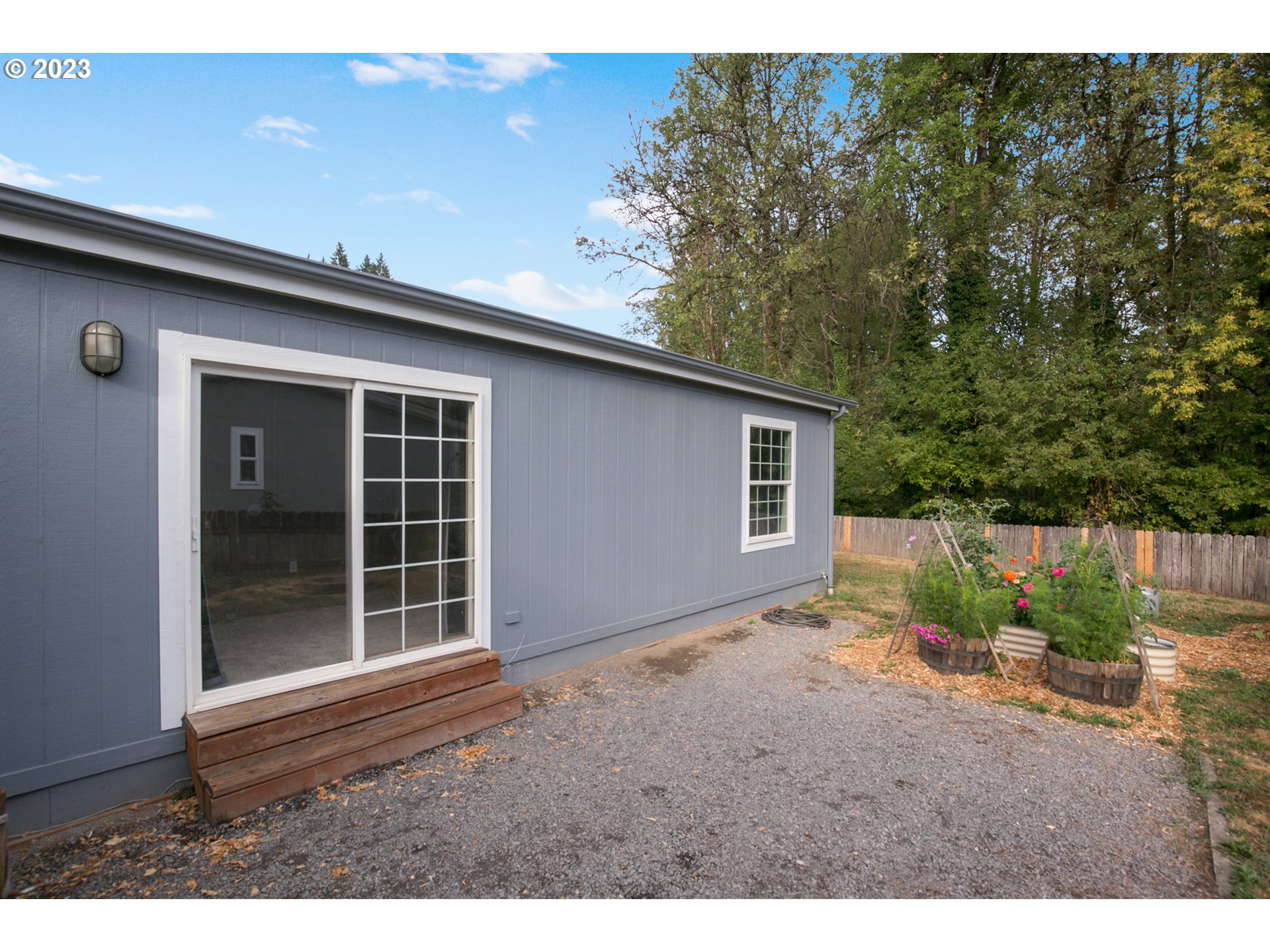 18 South Gee Creek Loop Ridgefield, WA 98642 - Photo 16 of 24 a backyard of a house