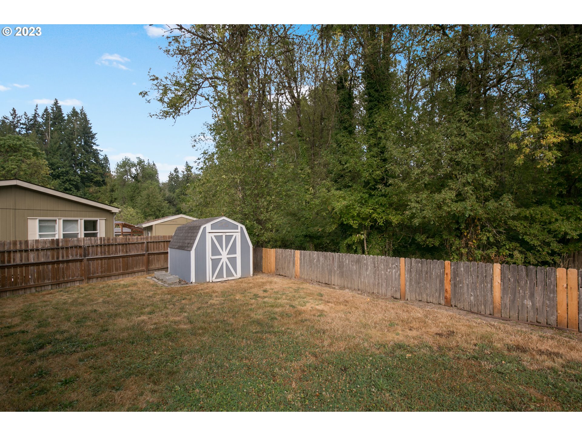18 South Gee Creek Loop Ridgefield, WA 98642 - Photo 19 of 24 a view of a back yard