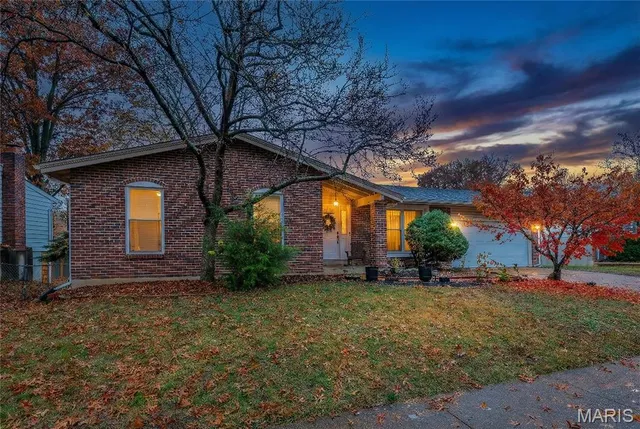 $420,000 | 911 Parkfield Terrace, Manchester, MO 63021