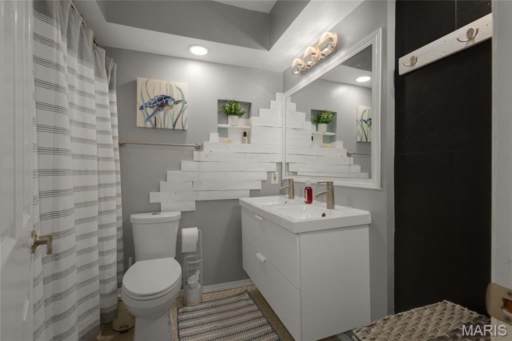 911 Parkfield Terrace Manchester, MO 63021 - Photo 13 of 28