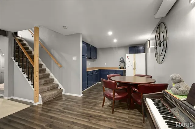 $420,000 | 911 Parkfield Terrace, Manchester, MO 63021