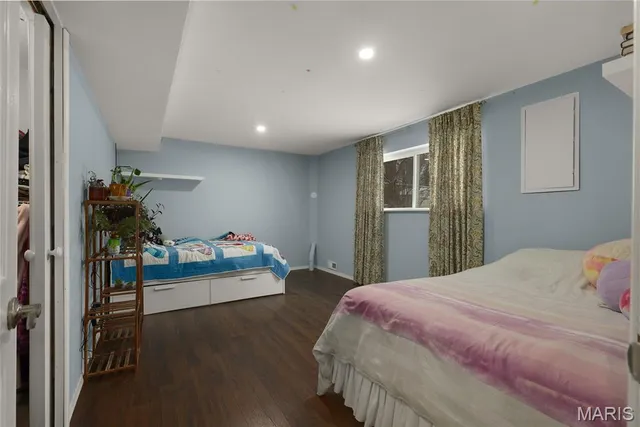 $420,000 | 911 Parkfield Terrace, Manchester, MO 63021