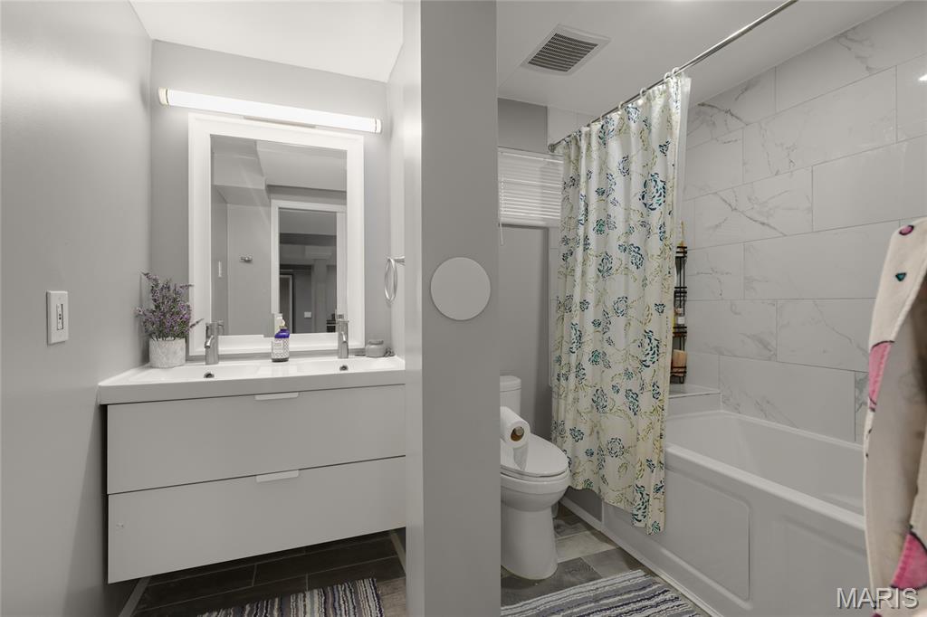 911 Parkfield Terrace Manchester, MO 63021 - Photo 21 of 28