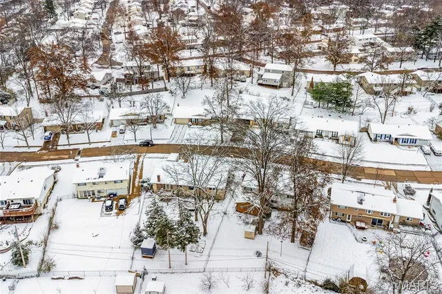 $420,000 | 911 Parkfield Terrace, Manchester, MO 63021