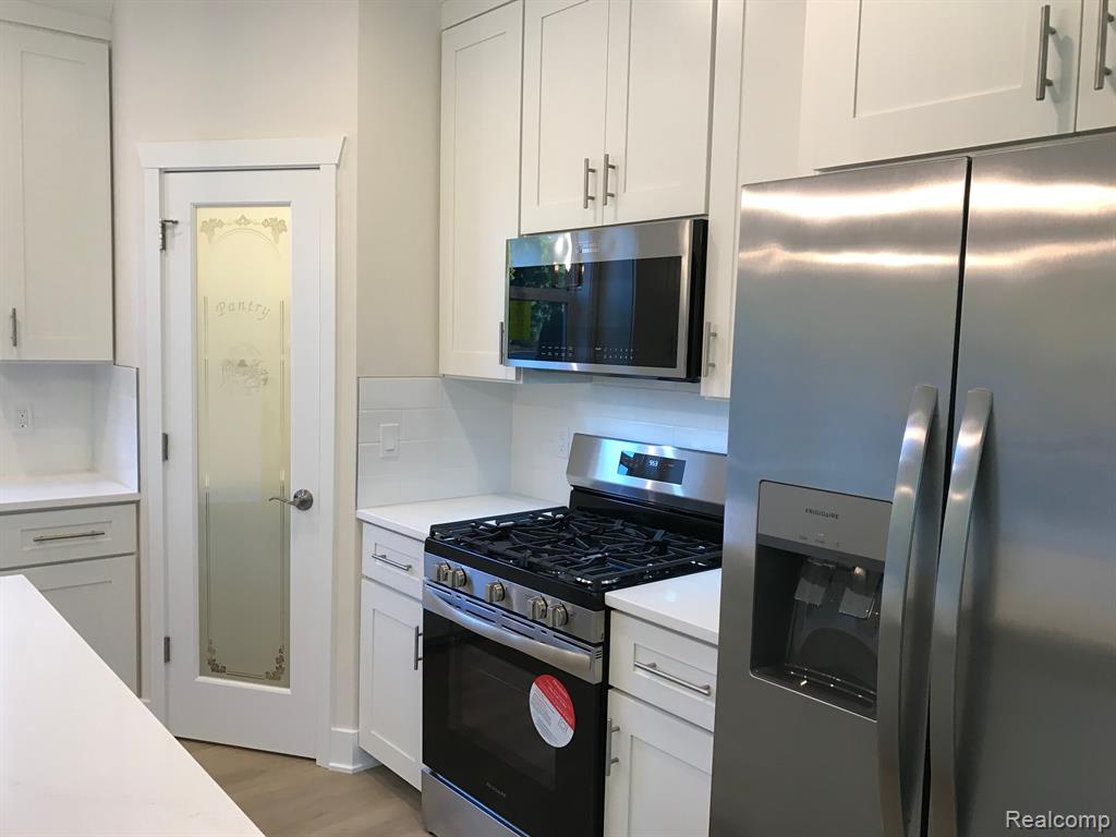 171 Meribah Road Highland, MI 48357 - Photo 7 of 33 Gallery Image 7