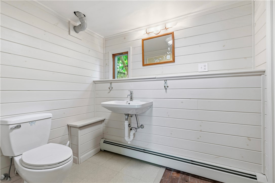51 Quannacut Road Westerly, RI 02891 - Photo 17 of 38