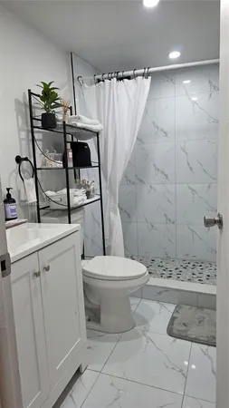 $2,400 | 750 Northeast 199th Street, Unit 101H, Miami, FL 33179