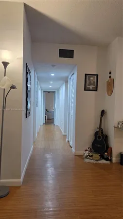 $2,400 | 750 Northeast 199th Street, Unit 101H, Miami, FL 33179