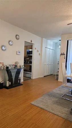 $2,450 | 750 Northeast 199th Street, Unit 101H, Miami, FL 33179