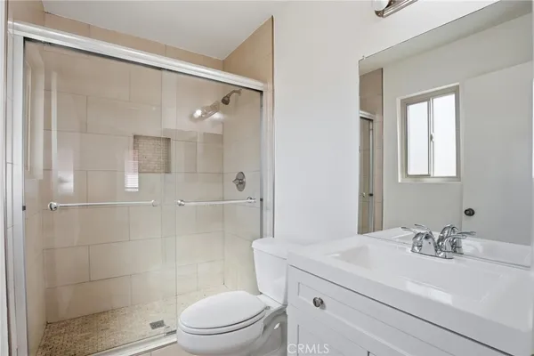 $489,995 | 27657 Ironstone Drive, Unit 1, Canyon Country, CA 91387