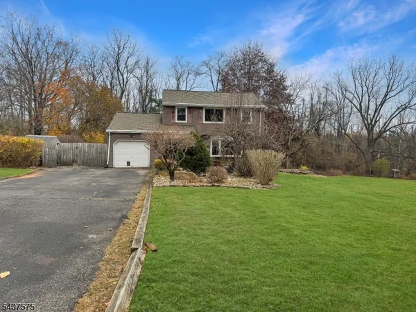 $500,000 | 4 Hadlar Drive, Lebanon, NJ 08833