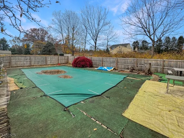 $500,000 | 4 Hadlar Drive, Lebanon, NJ 08833