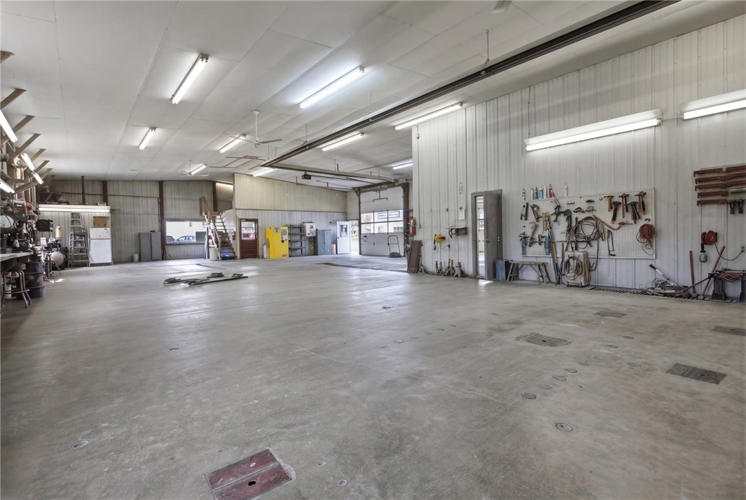 202 East Cumberland Road Altamont, IL 62411 - Photo 10 of 17