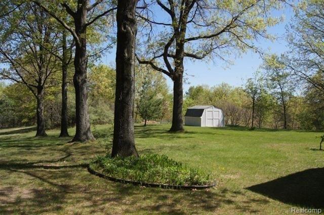 4967 Laur Road North Branch, MI 48461 - Photo 23 of 24 4967 Laur 032.jpg