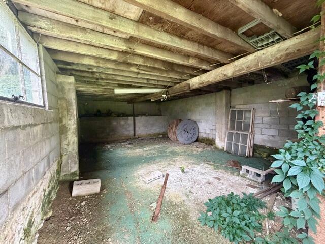 3637 Garner Road Chattanooga, TN 37406 - Photo 20 of 27 Inside Lower Workshop
