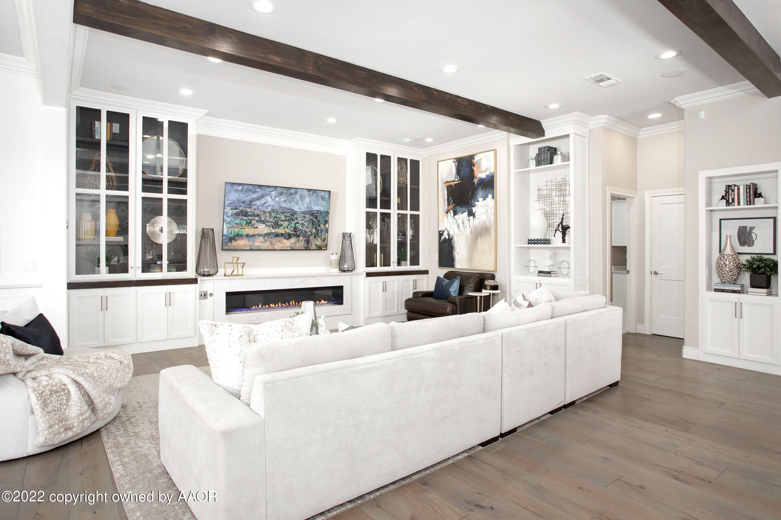 9101 Blackhawk Road Amarillo, TX 79119 - Photo 21 of 73 a living room with furniture and a large window