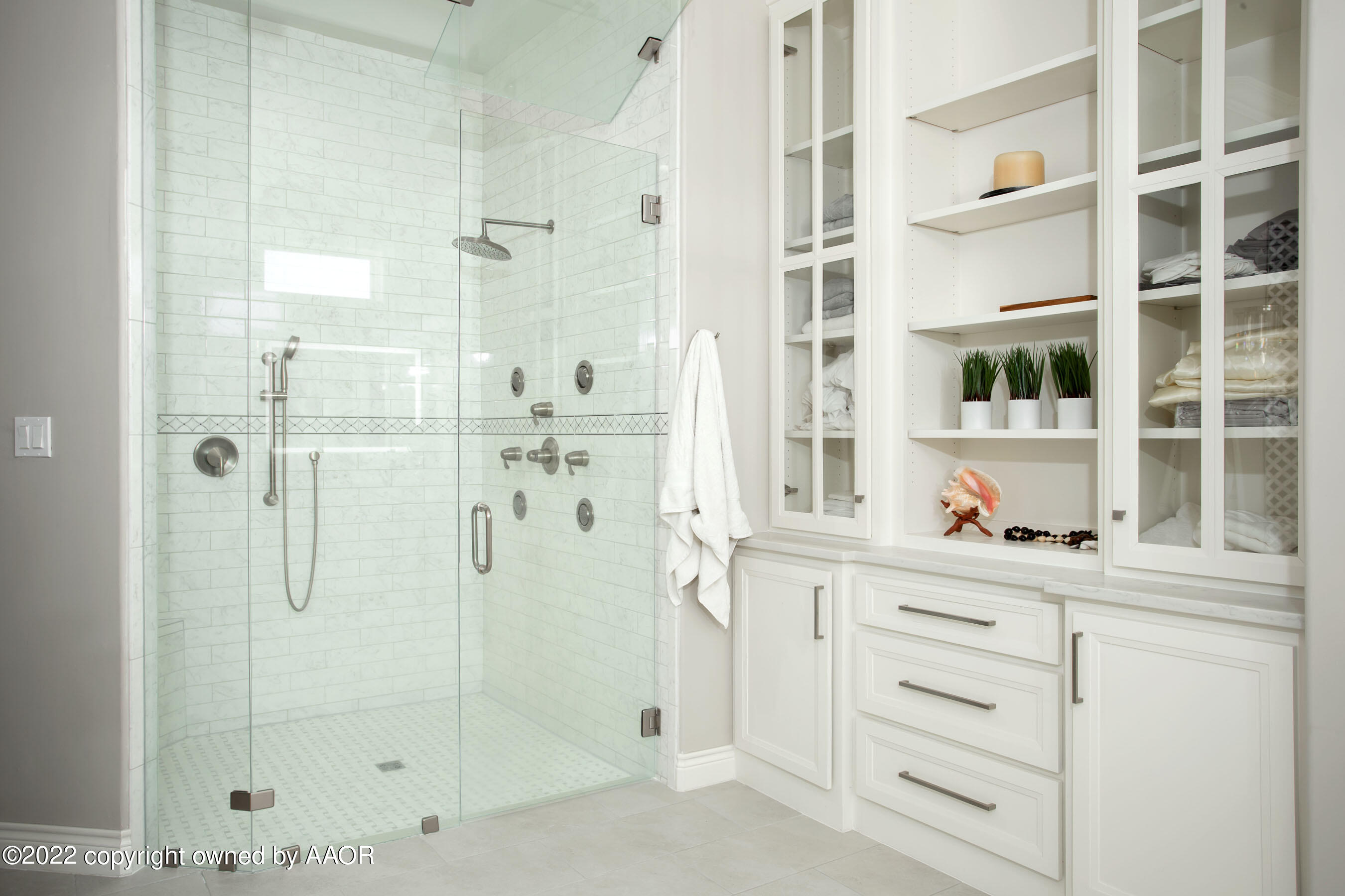 9101 Blackhawk Road Amarillo, TX 79119 - Photo 58 of 73 a bathroom with a shower