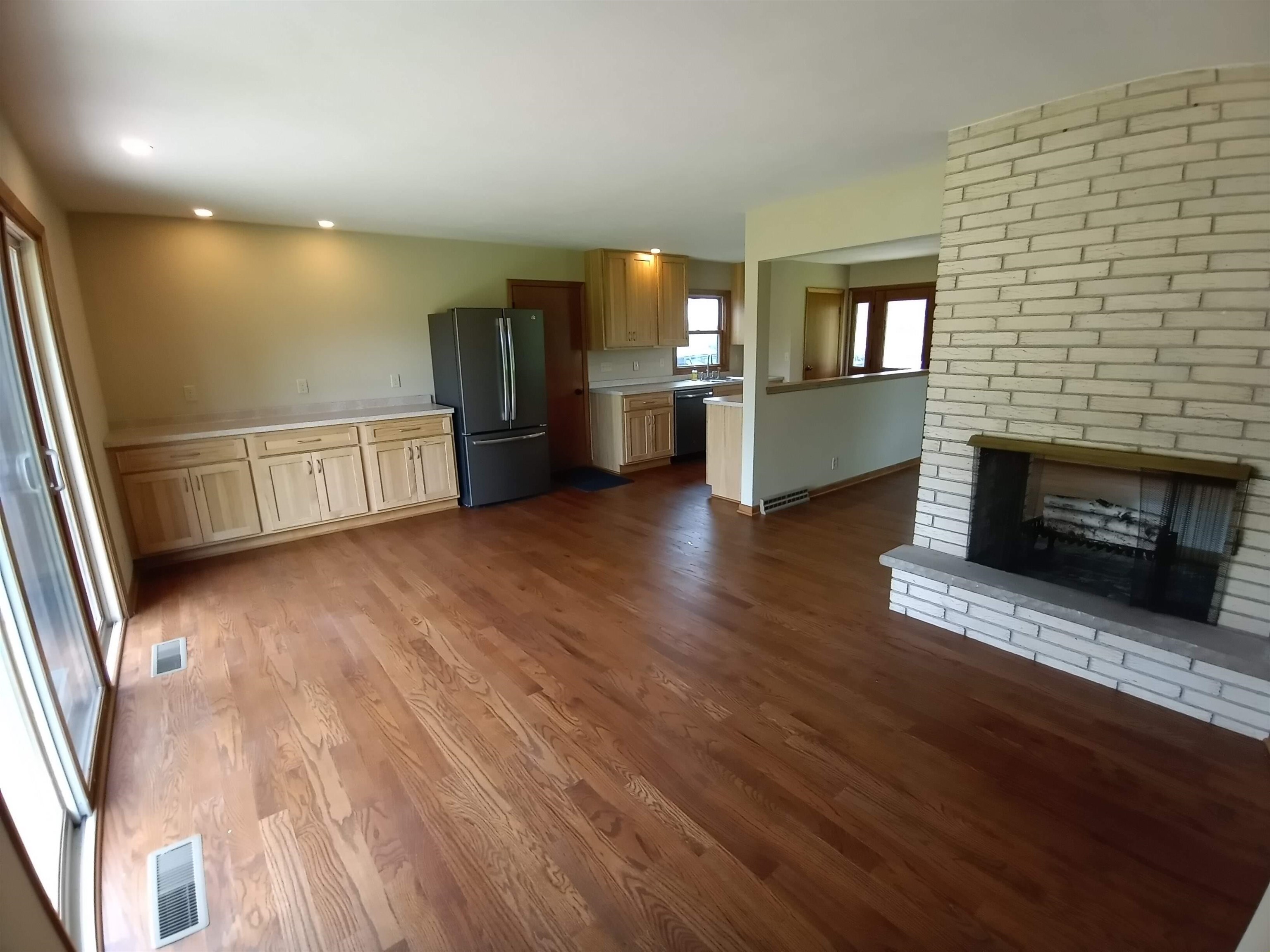 2824 Goeke Road Pecatonica, IL 61063 - Photo 10 of 38 Gallery Image 10