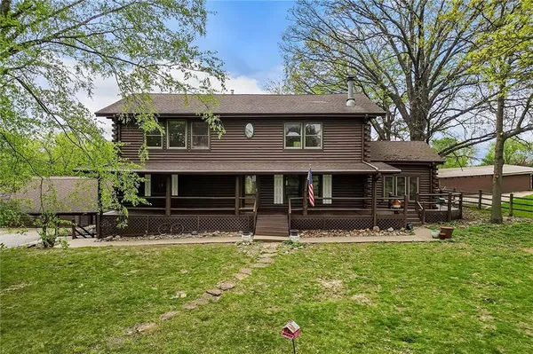 $924,900 | 3389 Southeast Old Barn Lane, Holt, MO 64048
