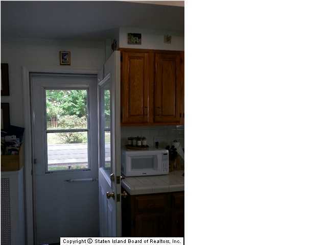 933 Richmond Road Staten Island, NY 10304 - Photo 4 of 15 Additional Photo