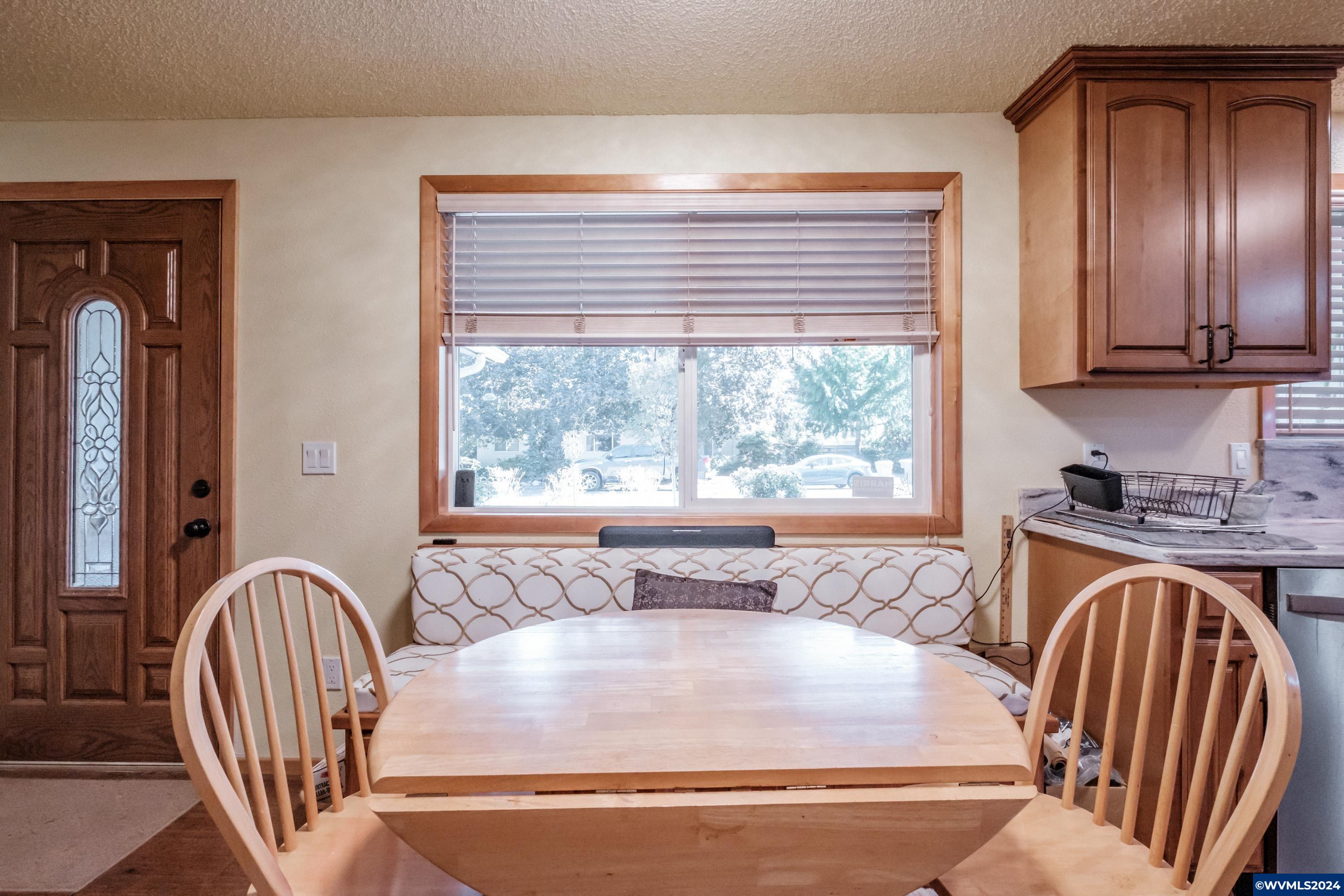 1214 Northeast Springwood Drive Albany, OR 97321 - Photo 8 of 50