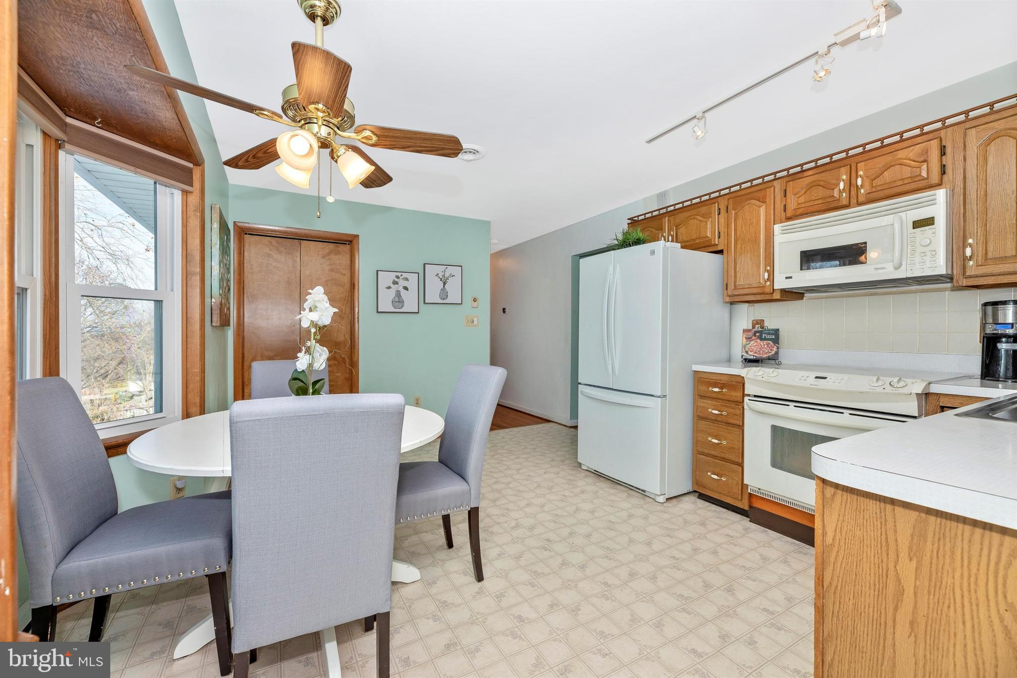 7716 McKaig Road Frederick, MD 21701 - Photo 18 of 47 KITCHEN W/ TABLE SPACE