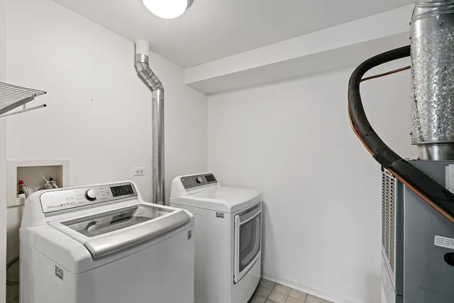 $2,500 | 2604 Sheehan Court, Unit 204, Naperville, IL 60564