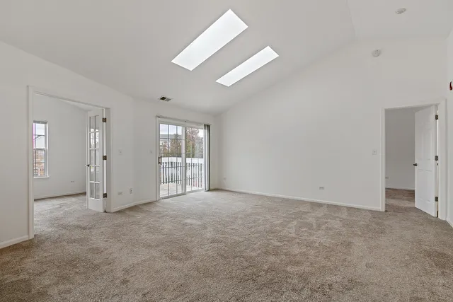 $2,500 | 2604 Sheehan Court, Unit 204, Naperville, IL 60564