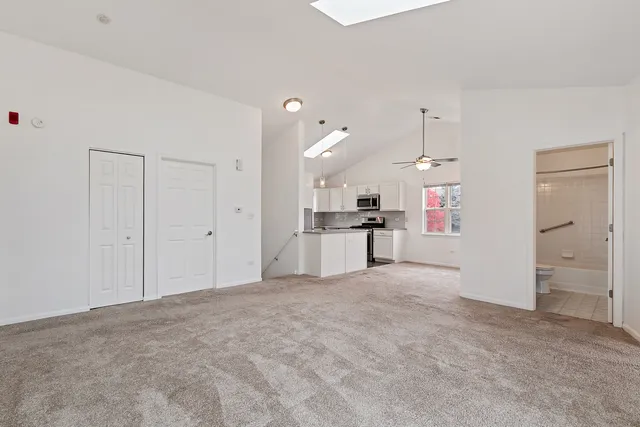 $2,500 | 2604 Sheehan Court, Unit 204, Naperville, IL 60564