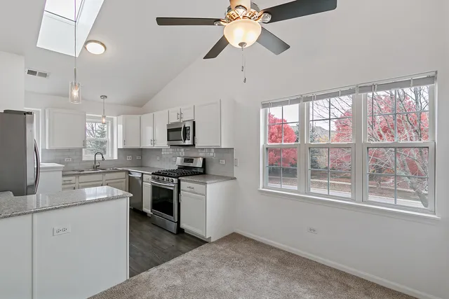 $2,500 | 2604 Sheehan Court, Unit 204, Naperville, IL 60564