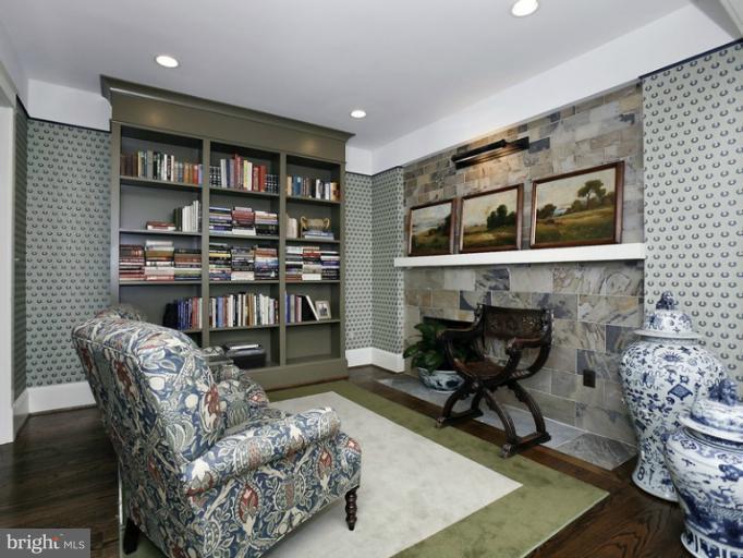 1300 Calder Road McLean, VA 22101 - Photo 16 of 26 Living Room