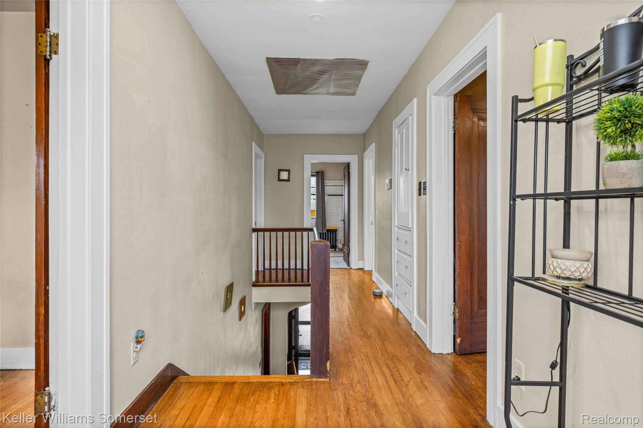 15 Miami Road Pontiac, MI 48341 - Photo 29 of 68 Corridor featuring an upstairs landing and wood finished floors