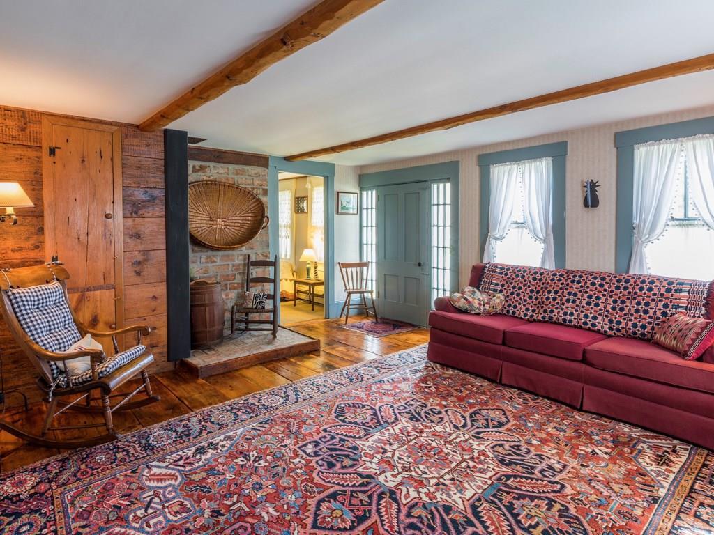 2733 Bristol Road New Harbor, ME 04554 - Photo 12 of 33 Living room