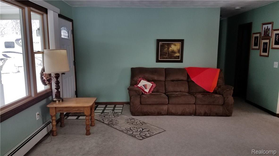 6480 Byron Road Howell, MI 48855 - Photo 17 of 30 Living room