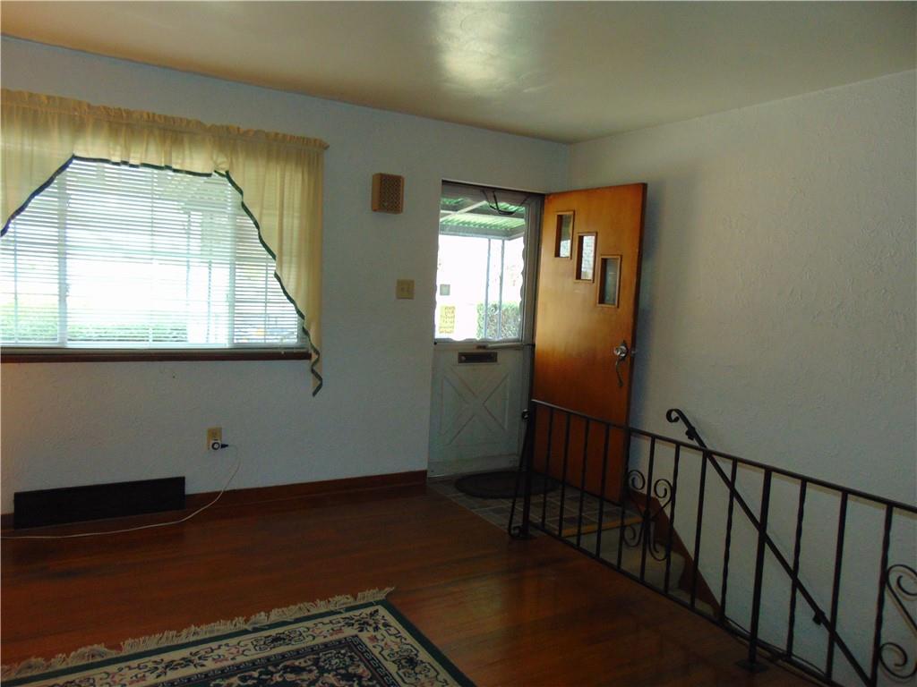 67 Highland Avenue McKees Rocks, PA 15136 - Photo 3 of 23