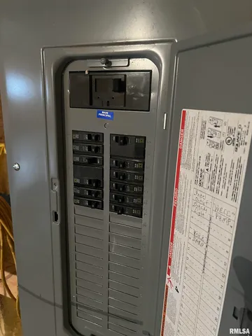 $199,900 | 11625 Highway 29, Pekin, IL 61554