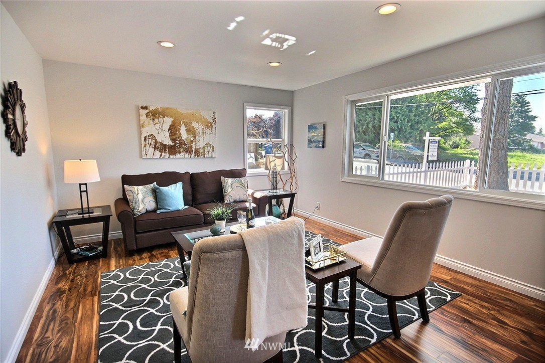 10814 Southeast 192nd Street Renton, WA 98055 - Photo 3 of 23 Gallery Image 3