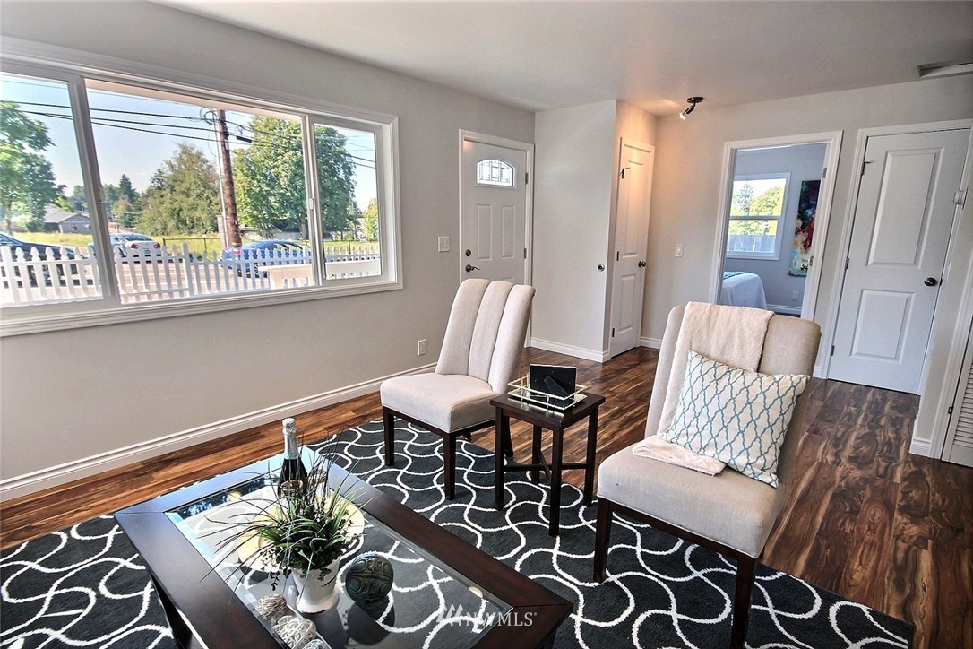 10814 Southeast 192nd Street Renton, WA 98055 - Photo 5 of 23 Gallery Image 5