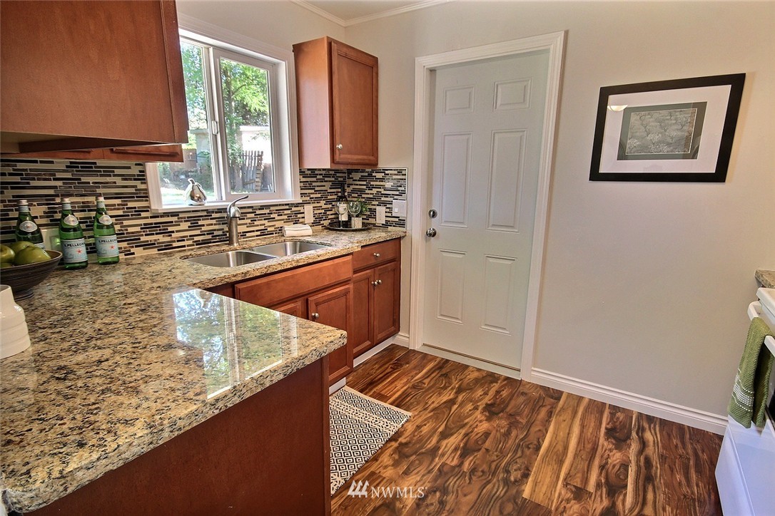 10814 Southeast 192nd Street Renton, WA 98055 - Photo 8 of 23 Gallery Image 8