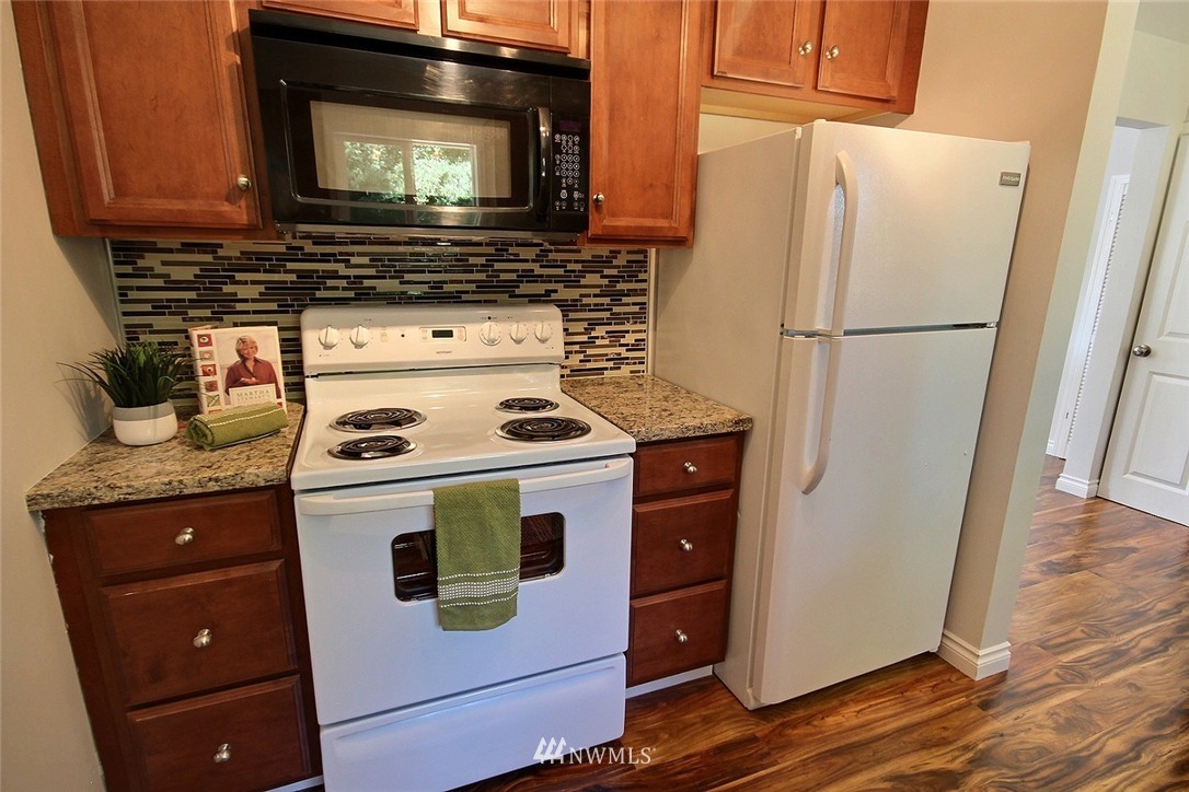 10814 Southeast 192nd Street Renton, WA 98055 - Photo 10 of 23 Gallery Image 10