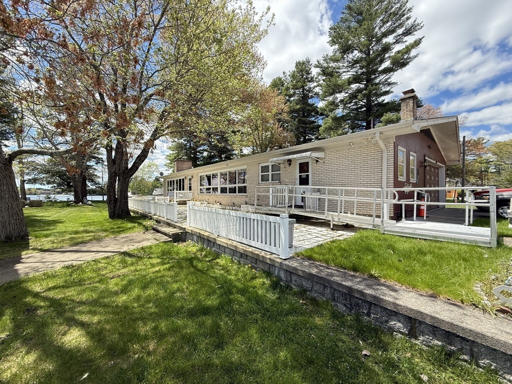20 Indian Point Road Webster, MA 01570 - Photo 4 of 42